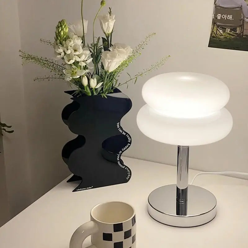 Glass table lamp with trichromatic dimming